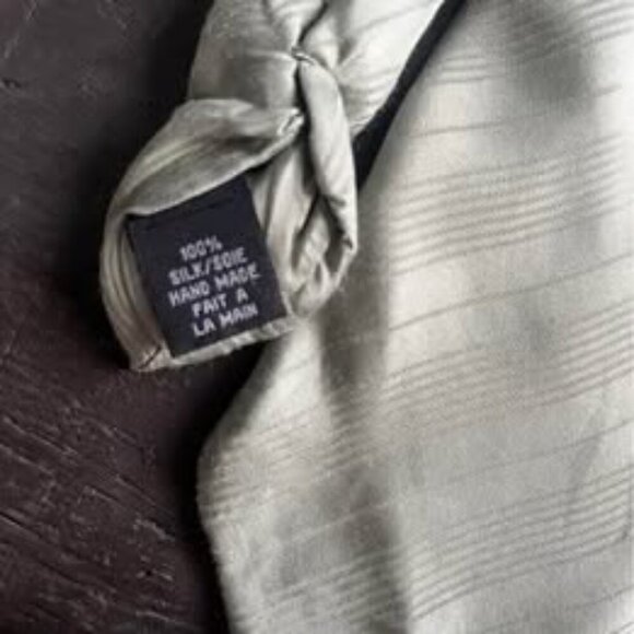 FREE with Men’s Purchase - Picture 7 of 7